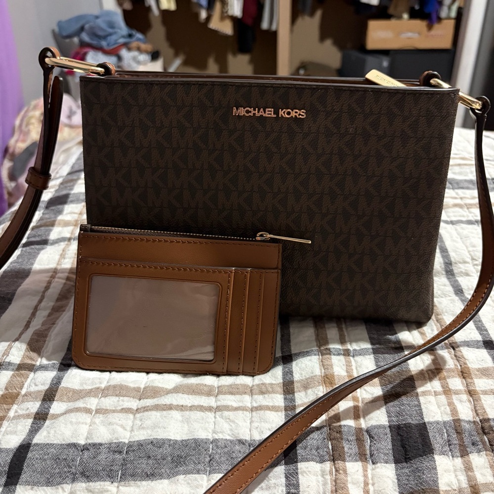 Brown Michael kors purse and wallet set - Picture 2 of 10